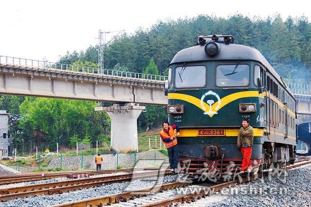 渝利铁路将双线铺通 恩施州有望迎来动车进入