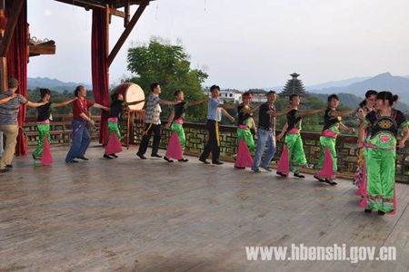 全国著名作家诗人来恩施市采风