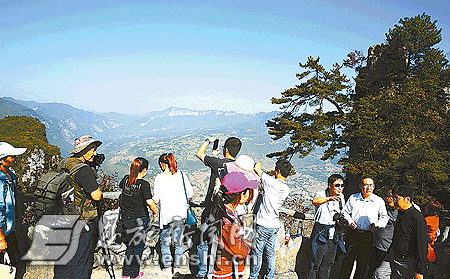 实地考察旅游专列进恩施